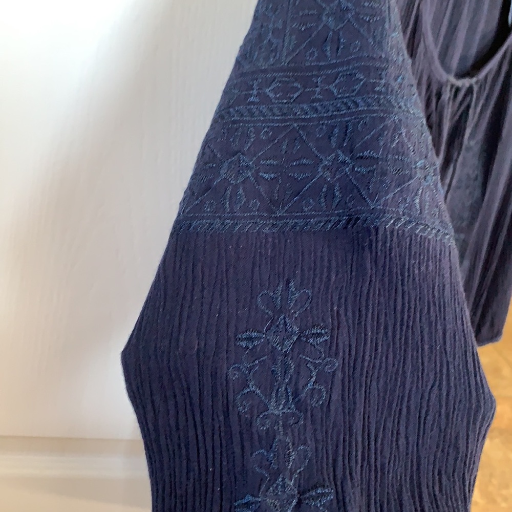 Solitaire Embroidered Navy Top - Picture 5 of 7